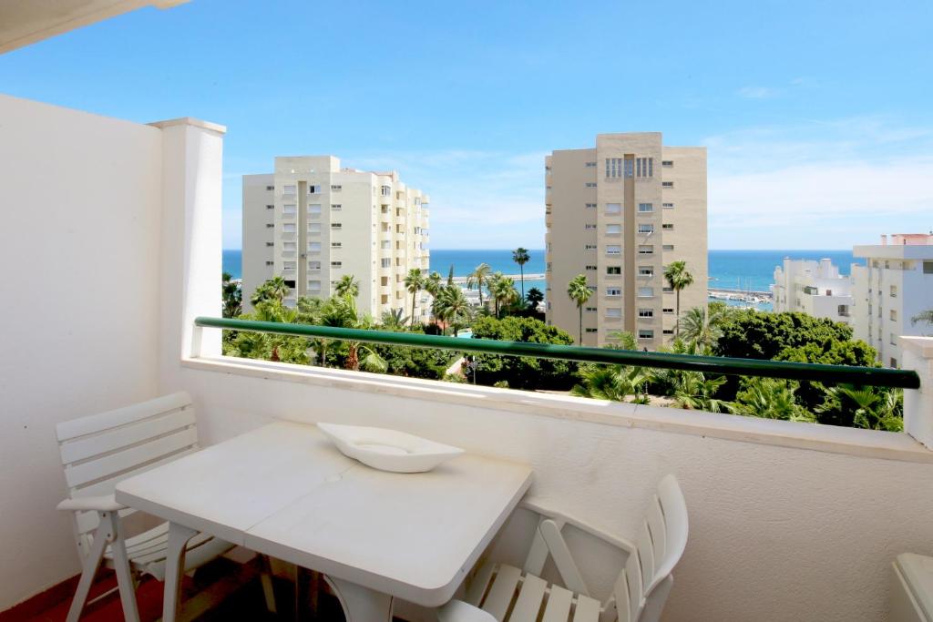Estepona Port Apartment SUNNY