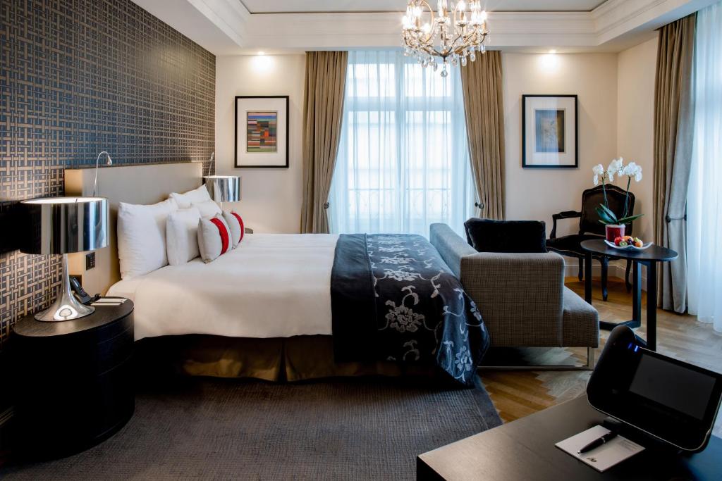 Hotel Schweizerhof Bern & Spa photo