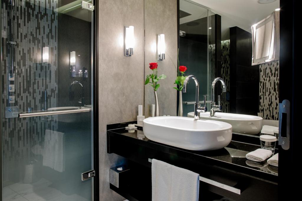 Hotel Schweizerhof Bern & Spa photo
