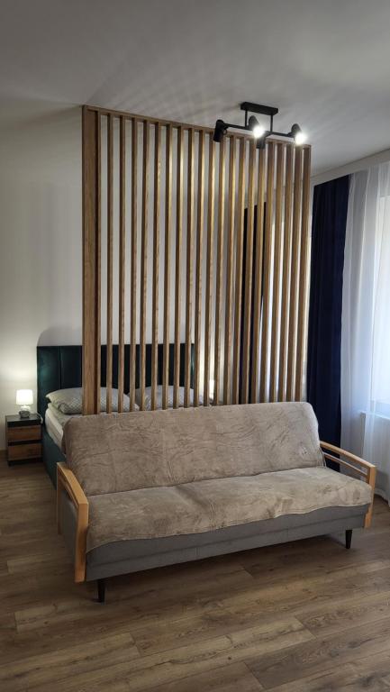 Apartamenty Centrum Plac Wolności ApartHotel wyjątkowy - Deluxe Double Room (2 Adults + 1 Child)