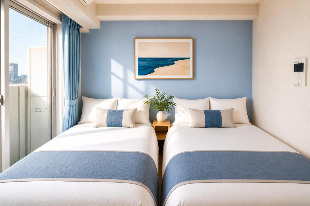 1301Room 5 mins walk from JR Kinshicho North Exit On level 13 with lift access offering a clear view of Tokyo Skytree Easy rail access includes a balcony plus quiet indoor spaces quiet indoor space