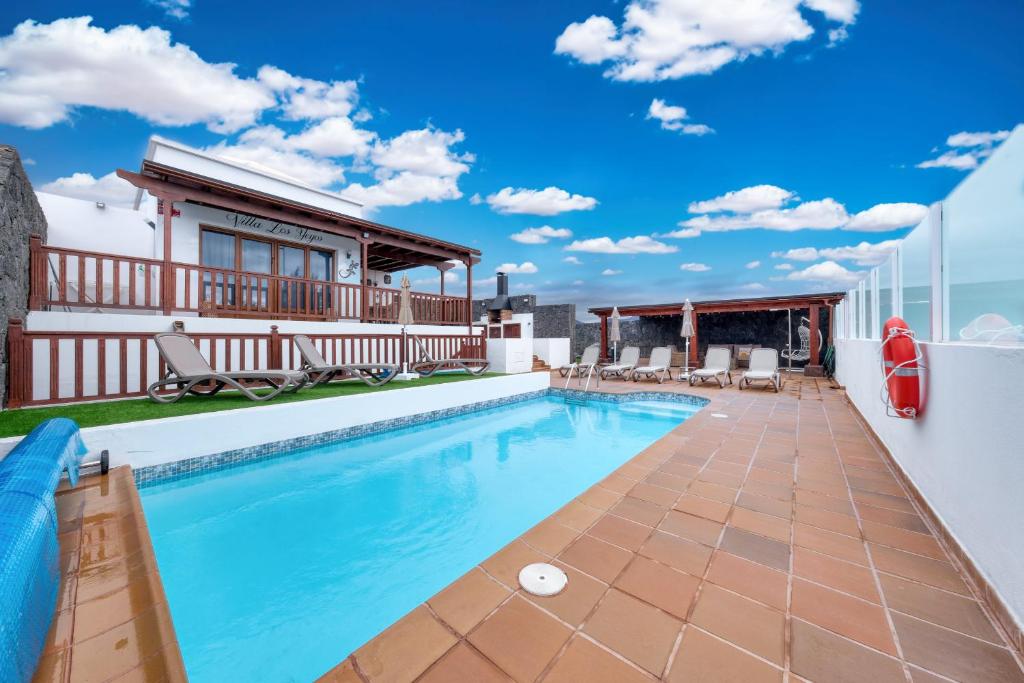 Villa Los Yeyos - Ocean views, Pool, BBQ and Billiard By Lanzarote Vacation Homes