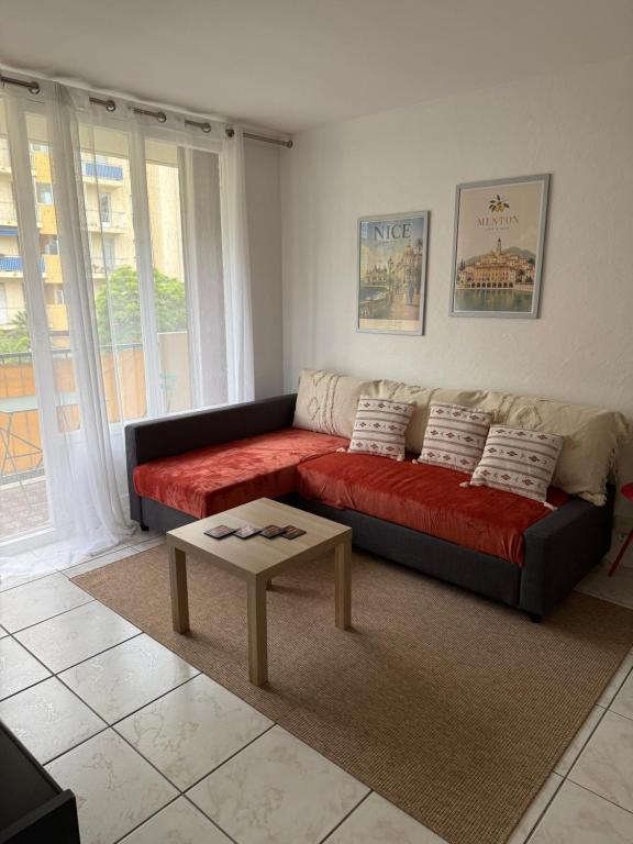 Cosy apartment in Nice with Balcony Parking