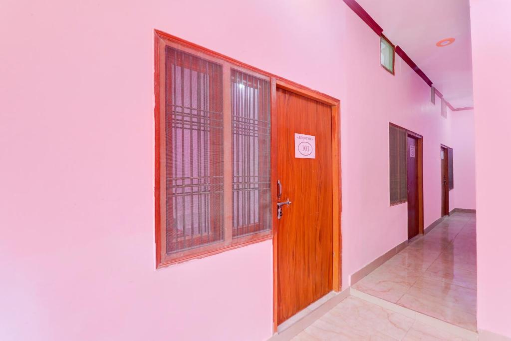 Gallery image of SPOT ON Hotel A R Palace in Bhauli