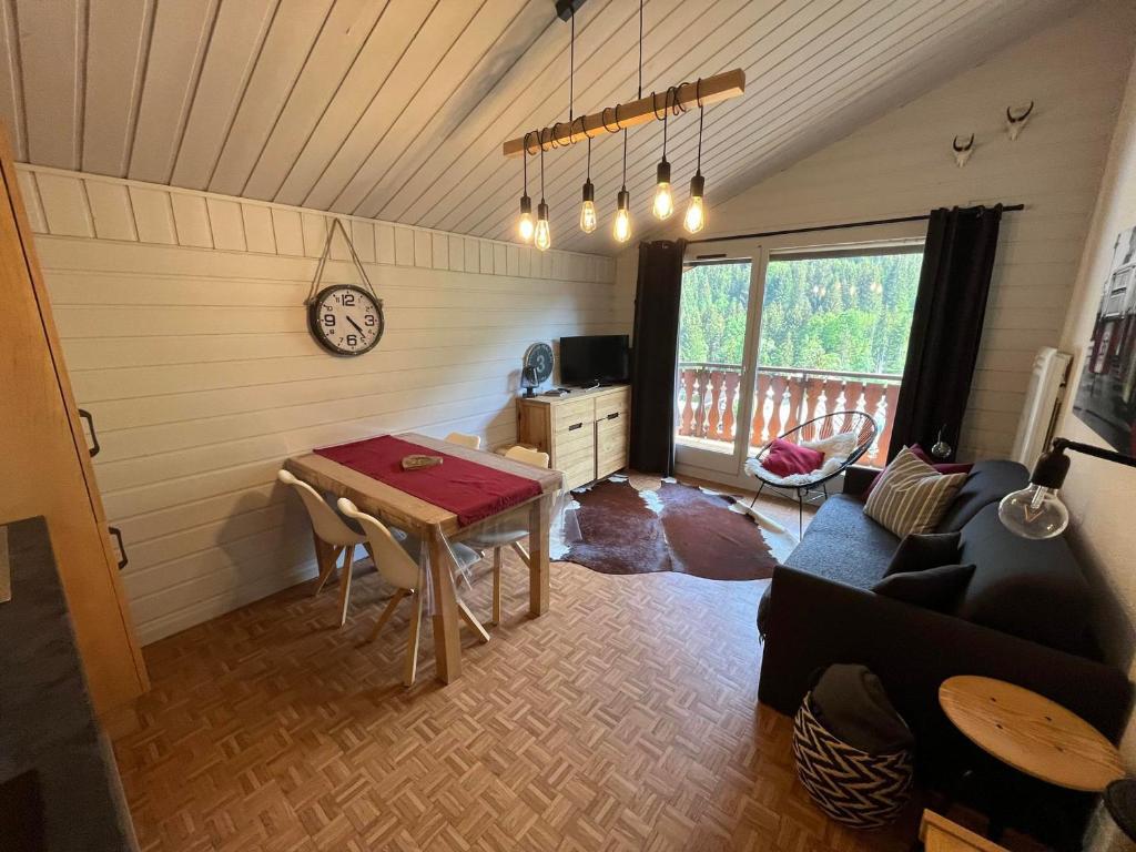 Appartement cocooning pour 4 avec balcon et garage à Châtel
