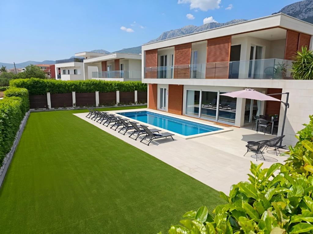 Villa Sheley with private heated pool-Split