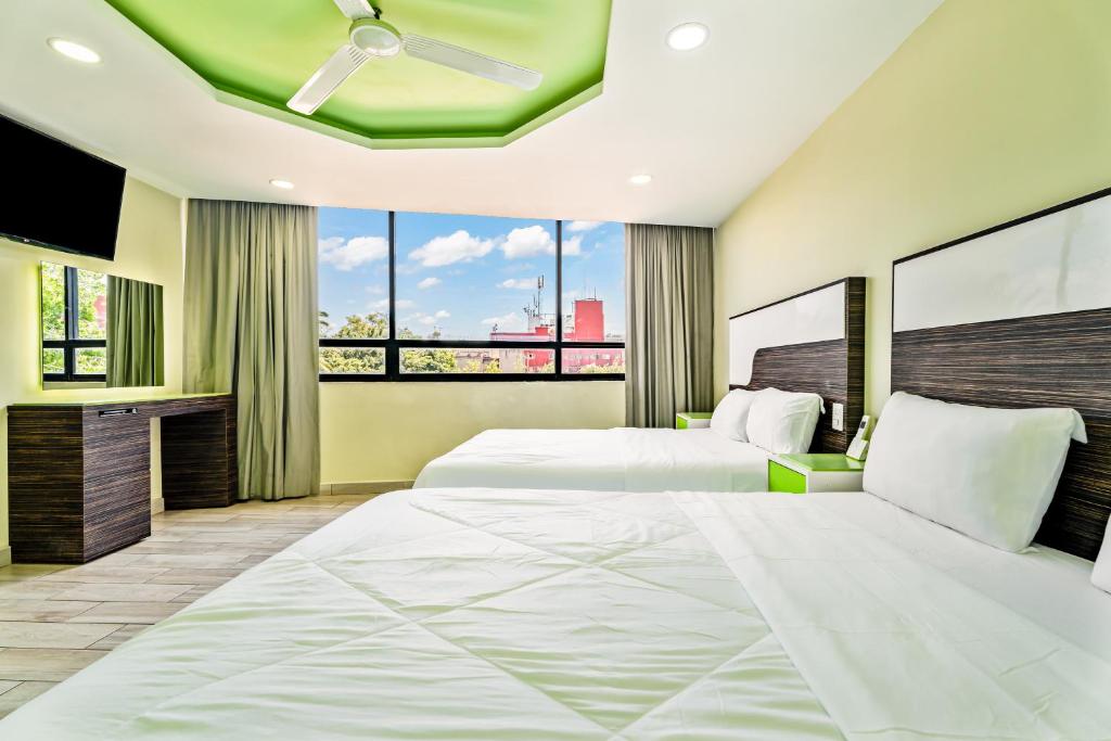 Hotel Arizona photo