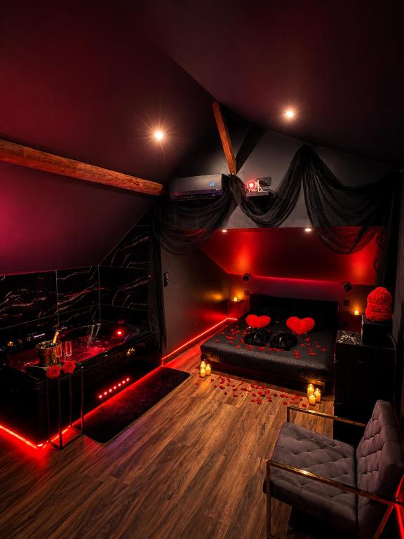 Le Secret des Ducs Love Room Jacuzzi Dijon