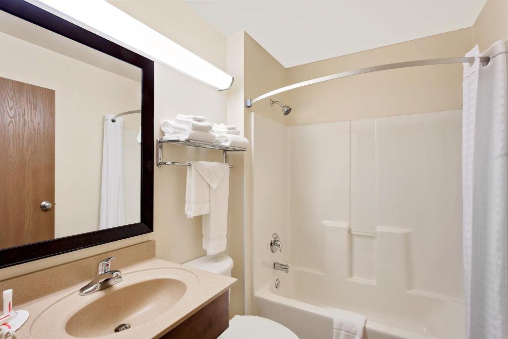 Super 8 by Wyndham Lebanon - Suite Deluxe King Studio - Non-fumeur