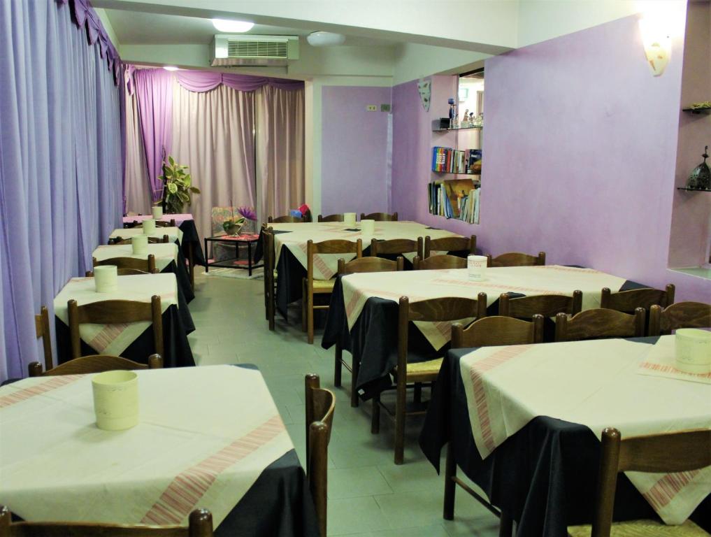 Restaurace v ubytování Hotel Midi