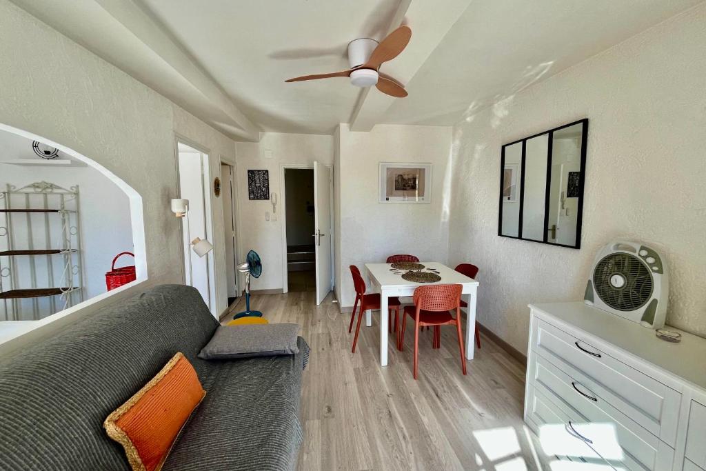 "LA PIOL" apartment in the heart of Hyères