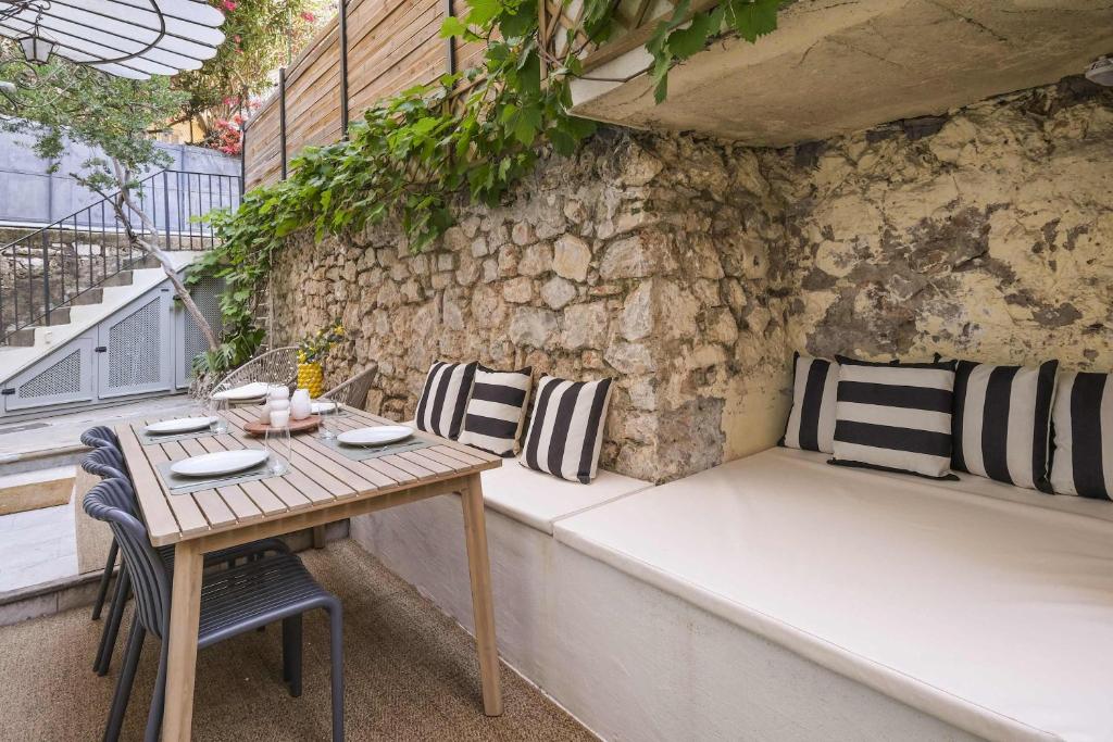 A063 Superbe 2 chambres avec terrasse Centre