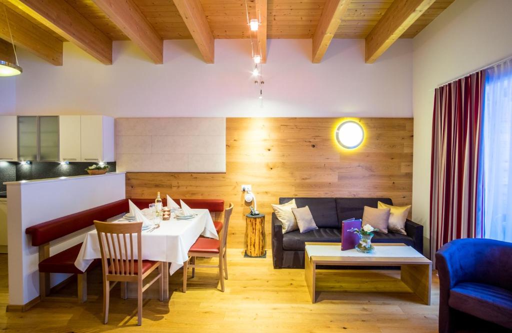 Część wypoczynkowa w obiekcie Apartments Dolomit-Royal