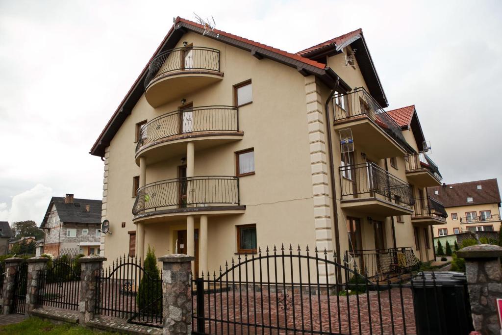 Budova, v ktorej sa apartmán nachádza