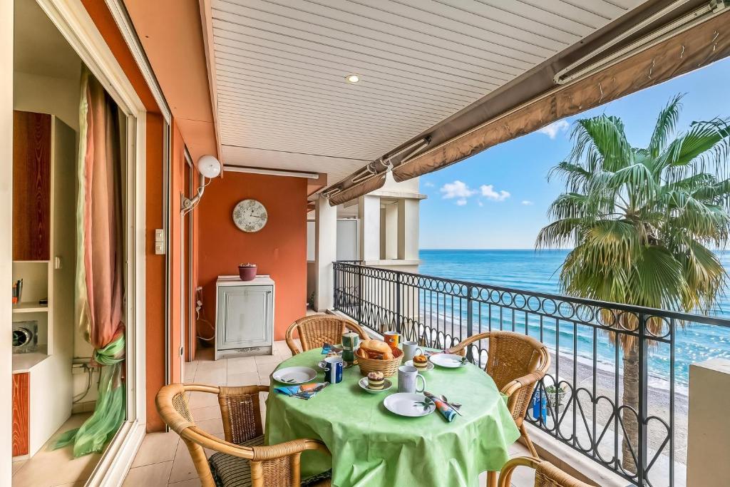 Admiral Plaza Sea View - Happy Rentals