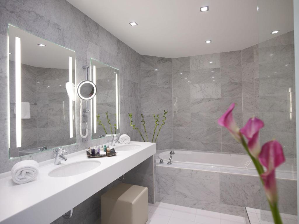 Clayton Hotel Düsseldorf City Centre - Resim 32