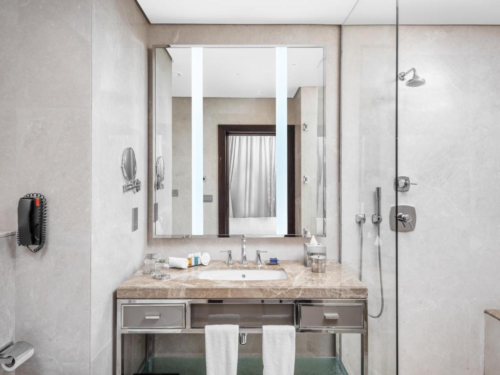 The Hotel Galleria Jeddah, Curio Collection by Hilton - Suite Ejecutiva De Un Dormitorio Con Cama King
