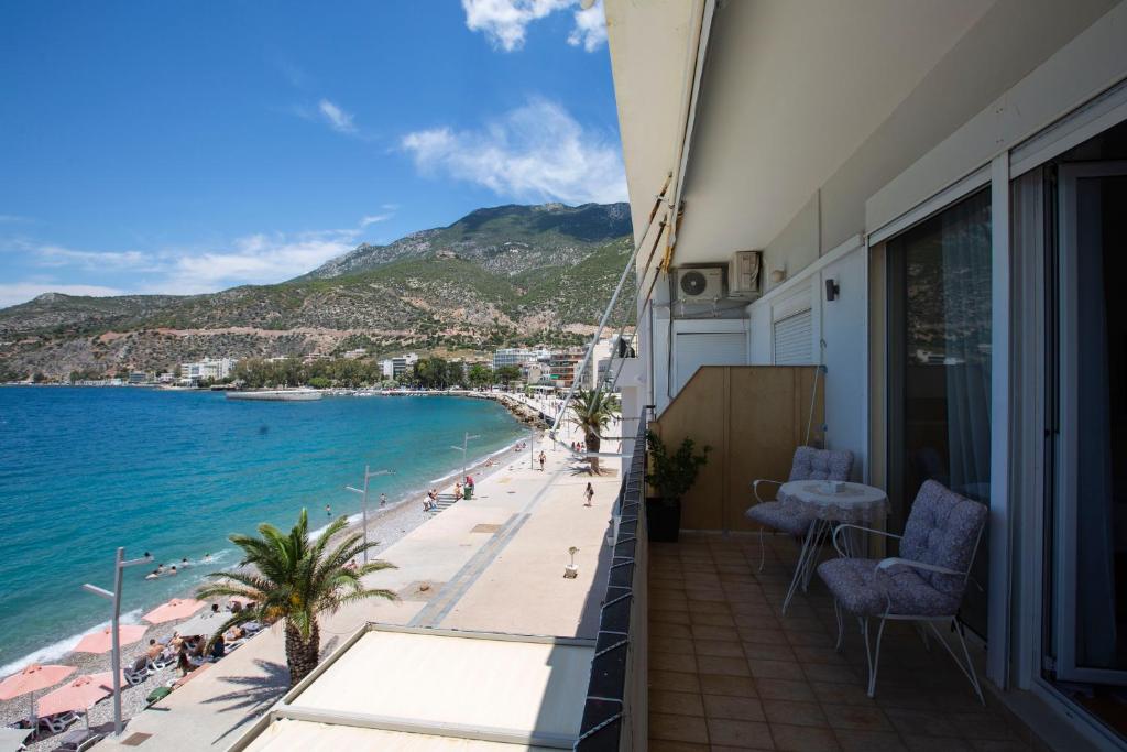 Alkyone Seafront Loutraki Apartment