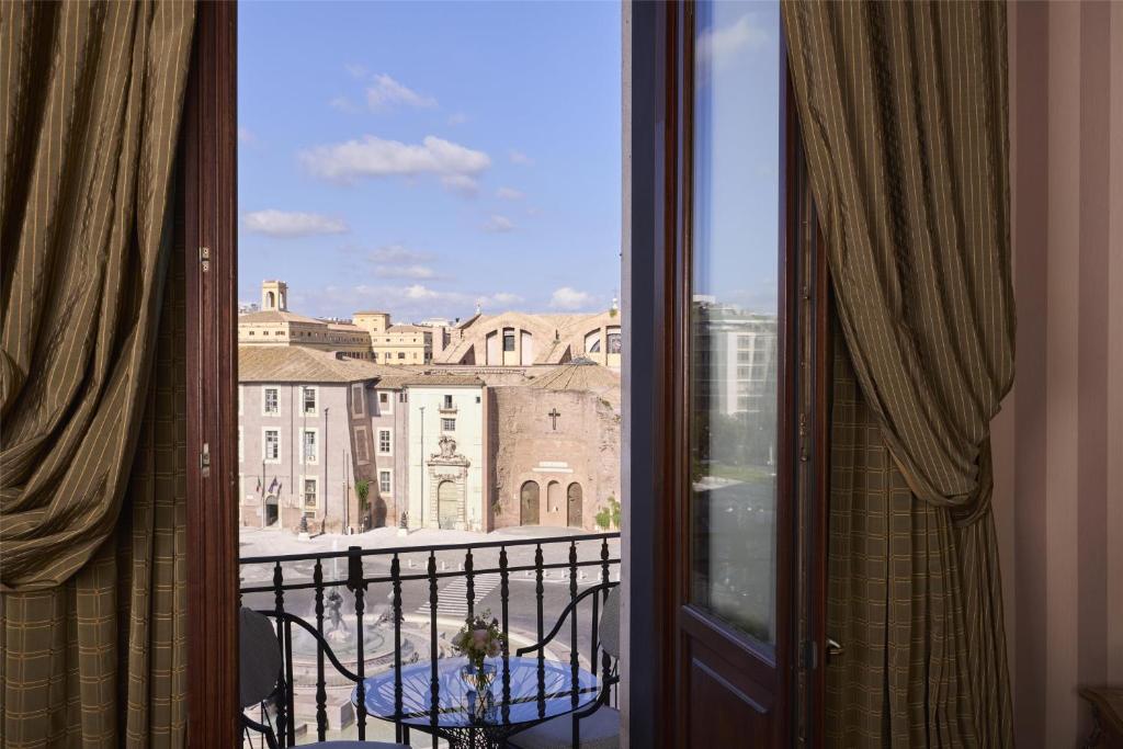 Anantara Palazzo Naiadi Rome Hotel - A Leading Hotel of the World - Junior Suite With Balcony And Piazza View