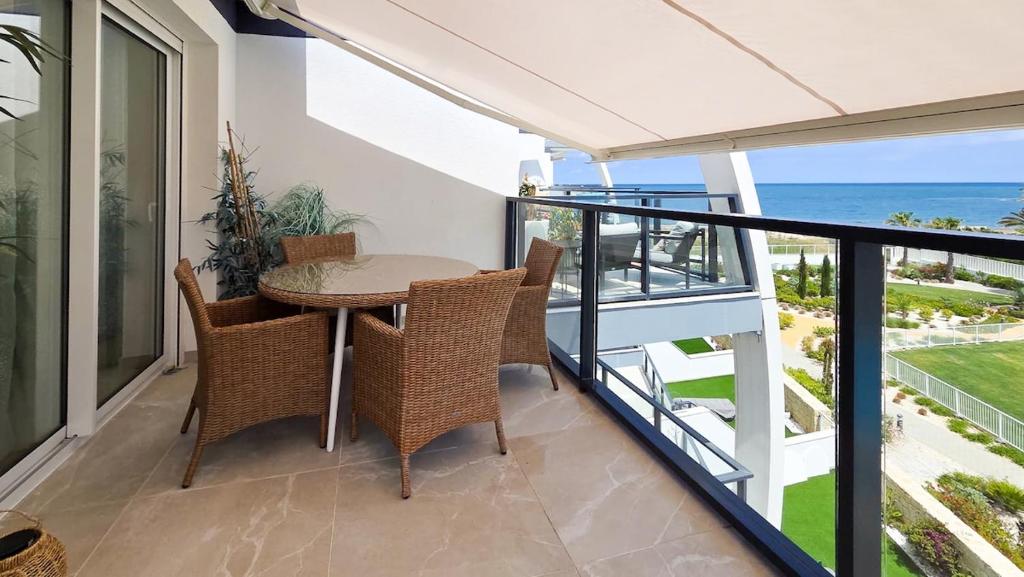 Bella Beach apartment by costablancarent