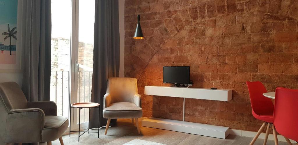 S4.Mercat Sant Antoni - Central Location. Metro L2