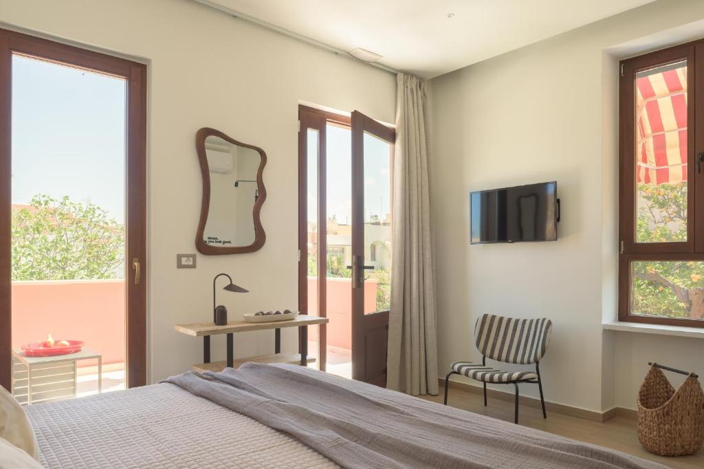 Spartacus Garden Boutique Suites