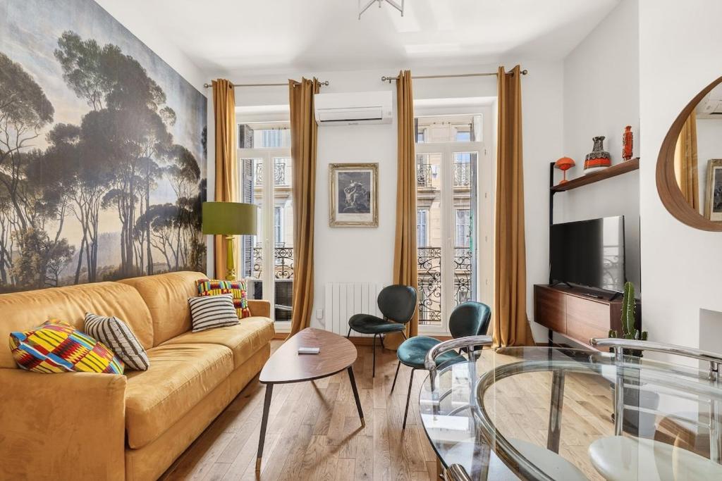 Stylish 1BR flat near Chartreux metro station