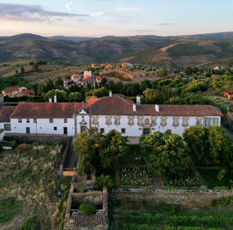 an aerial view of a house on a hill at SOLAR DAS ARCAS Manor House in Podence