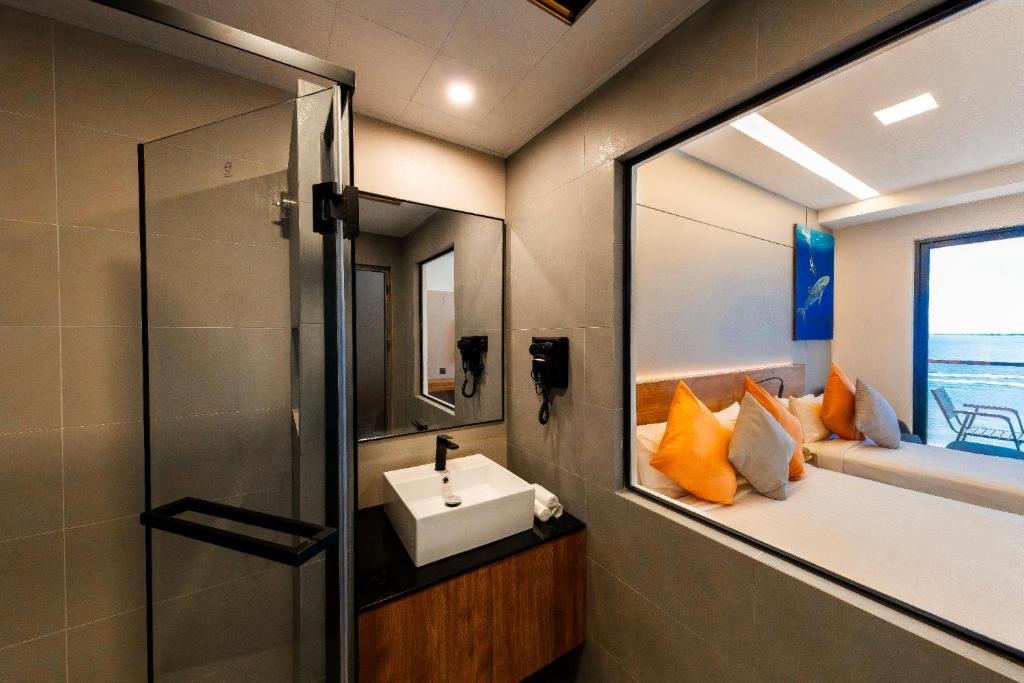 Triton Exotica - View 15