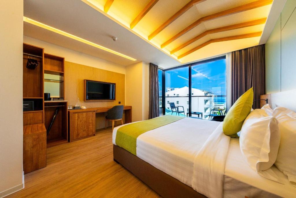 Triton Exotica - View 30
