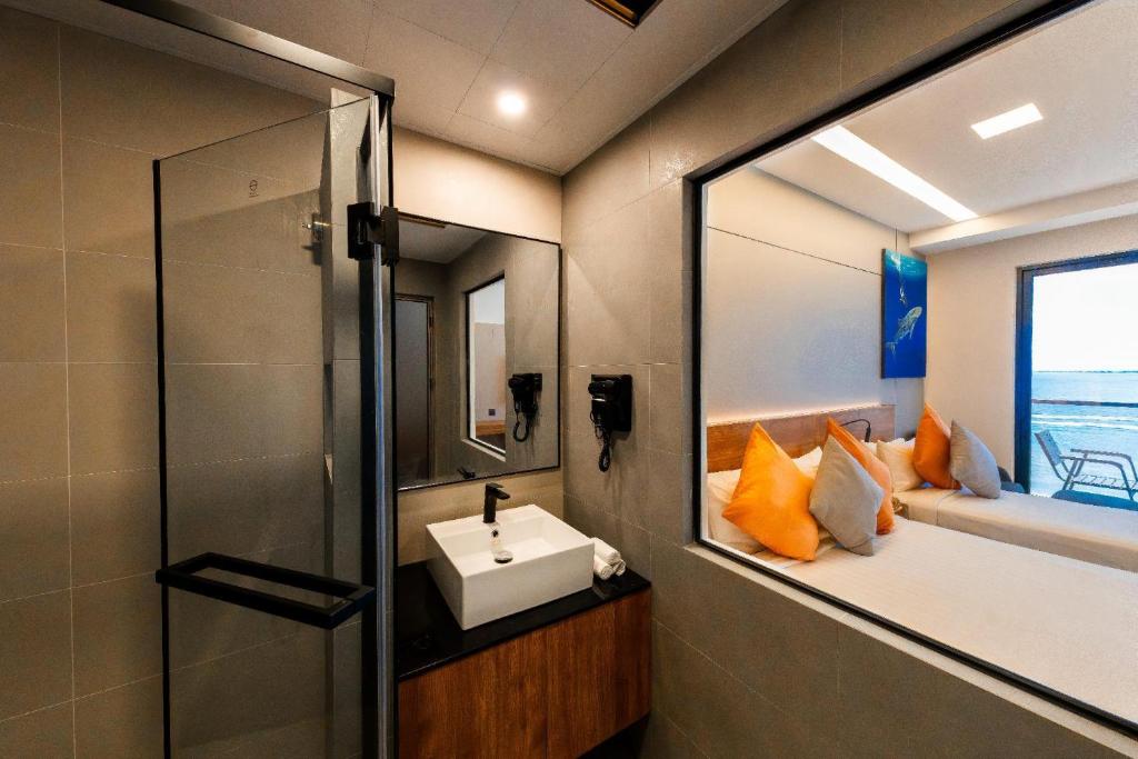 Triton Exotica - View 10