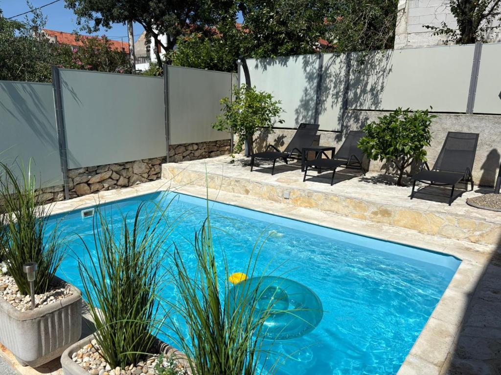 Holiday Home Sunset Azzurro with heated pool and free private parking
