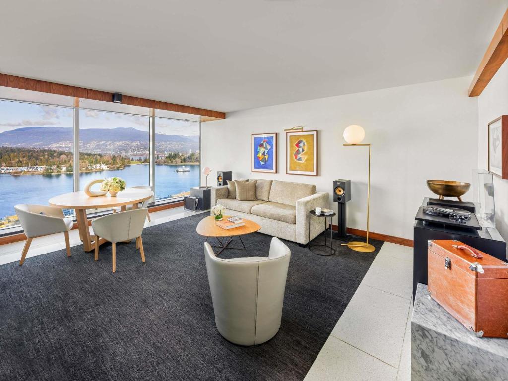 Fairmont Pacific Rim photo