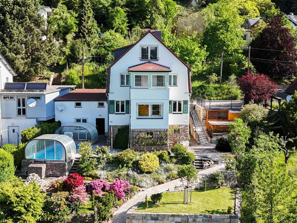 an aerial view of a house with a garden at Ferienhaus Weitblick in Dresden