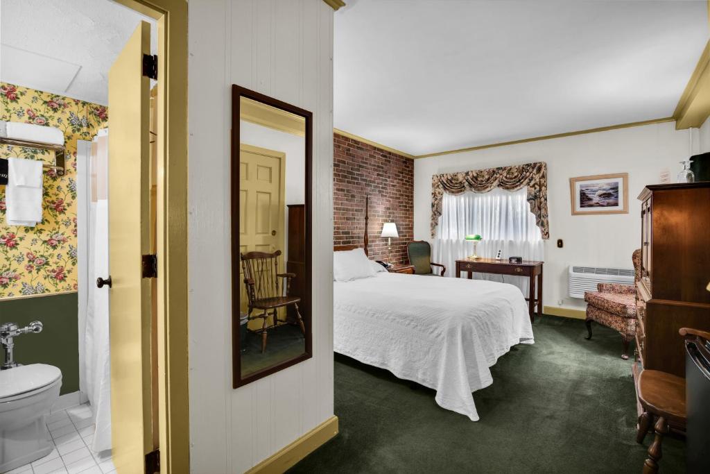 Lamies Inn & The Old Salt Tavern photo