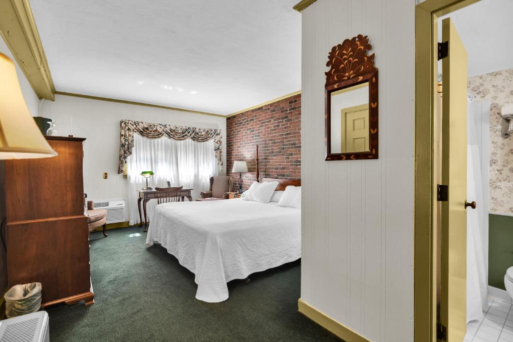 Lamies Inn & The Old Salt Tavern photo