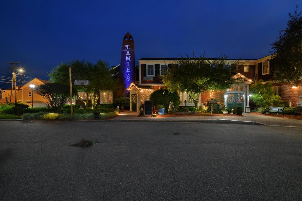 Lamies Inn & The Old Salt Tavern photo