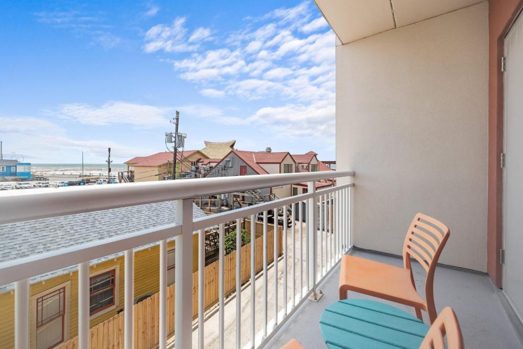 Holiday Inn Express & Suites - Galveston Beach by IHG photo