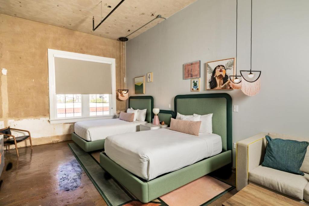 Canvas Hotel Dallas - 