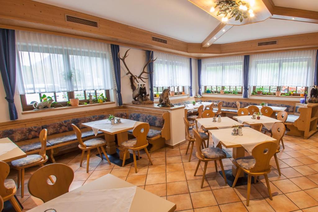 Restaurace v ubytování Hotel Wasserfall - including Summercard