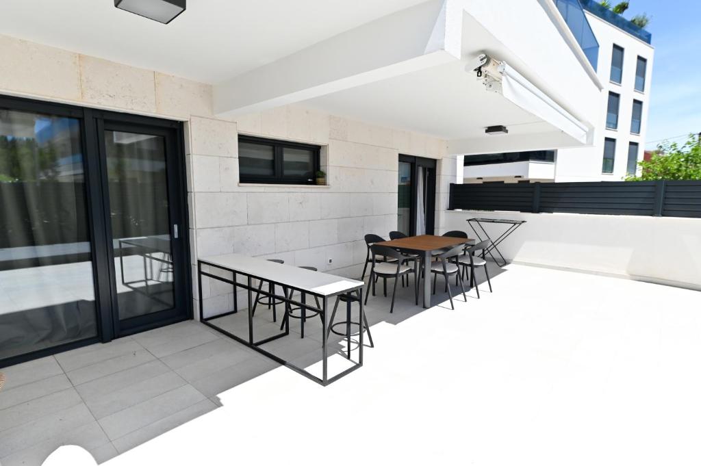 NoLe Apartments