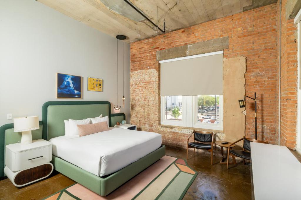 Canvas Hotel Dallas - 