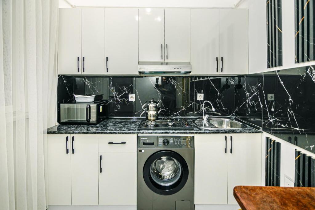 فضای داخلی Lux Apartment in Nizami street در باکو - تصویر ۳