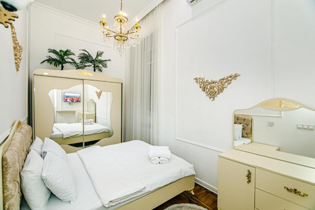 لابی و فضای عمومی Lux Apartment in Nizami street - تصویر ۵