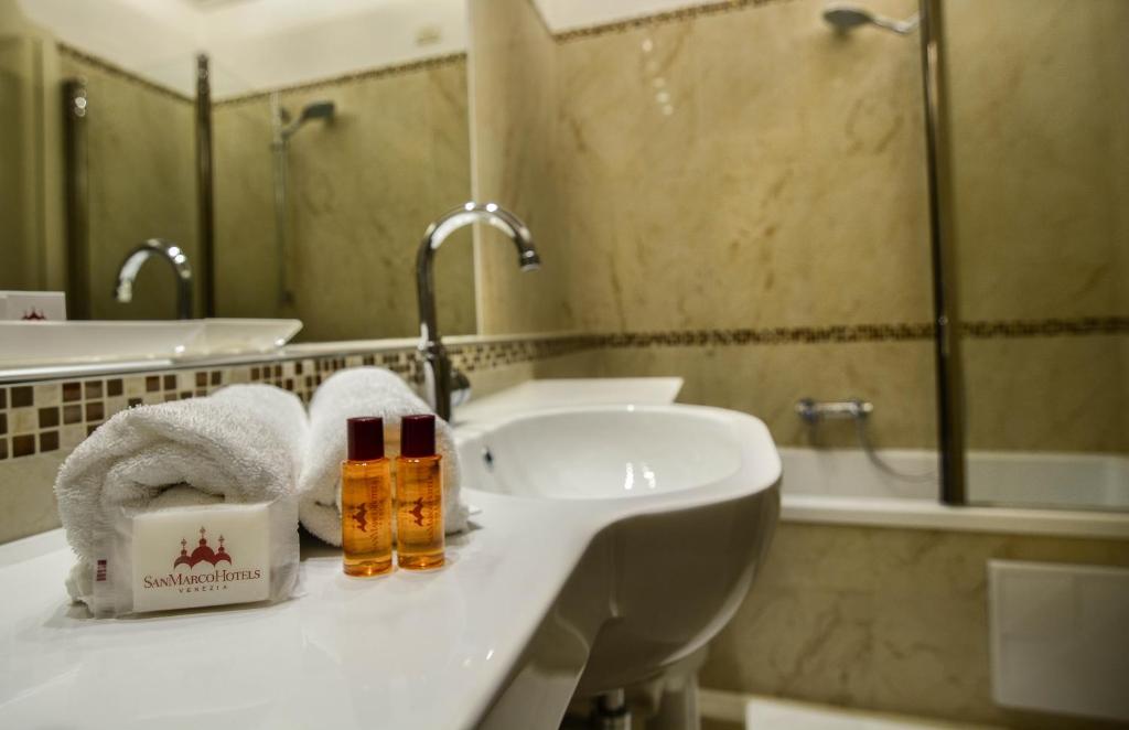 Koupelna v ubytování San Marco Palace