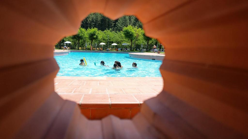Bazén v ubytování Hotel Marrani nebo v jeho okolí