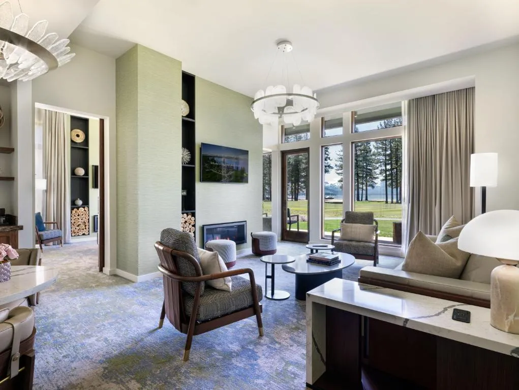 Suite with Lake View