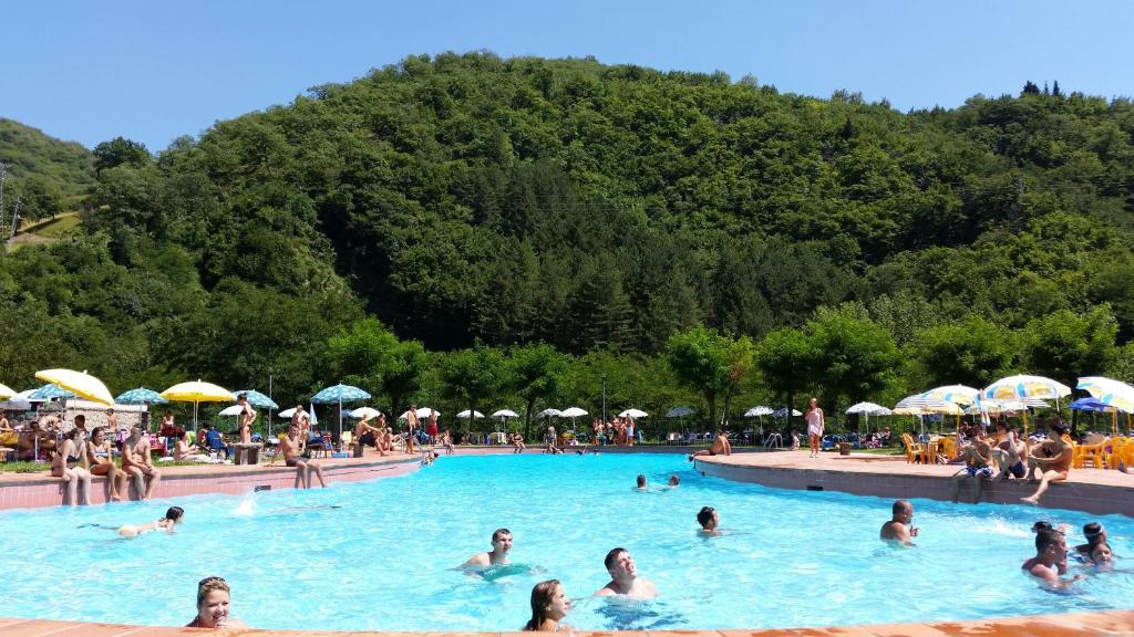 Bazén v ubytování Hotel Marrani nebo v jeho okolí