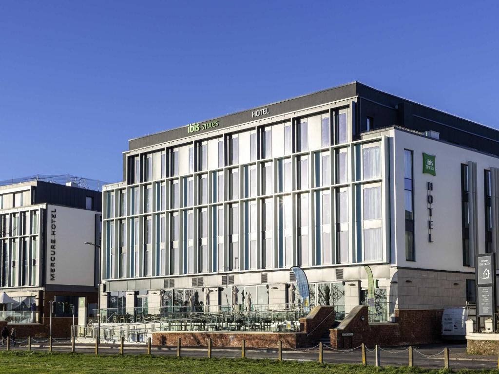 a large white building with a lot of windows at ibis Styles Paignton in Paignton