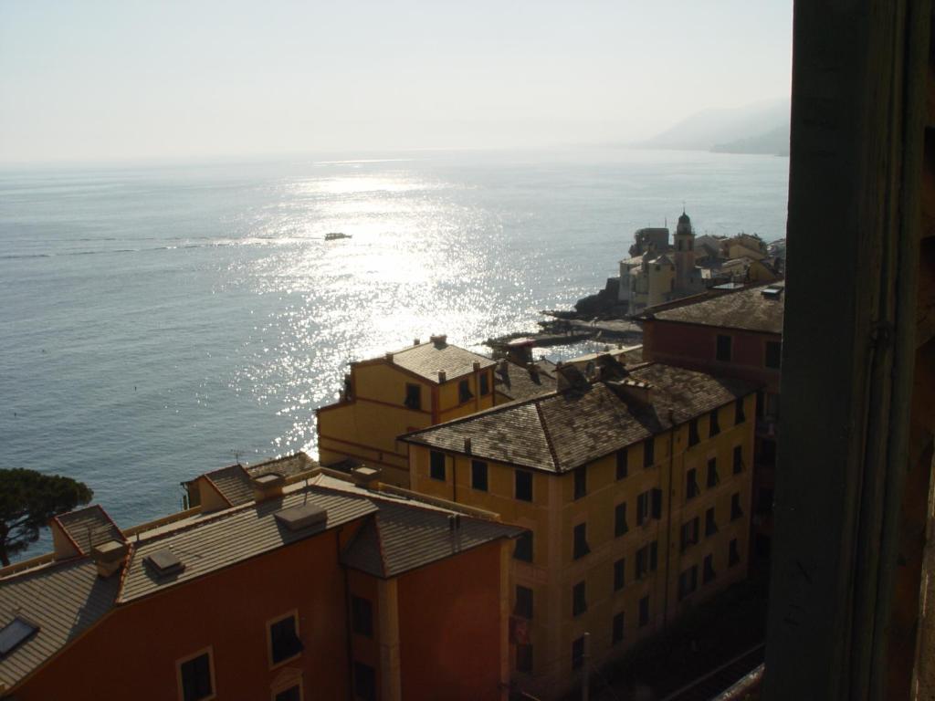 カモーリにあるCasa vista mareの建物から海の景色を望めます。